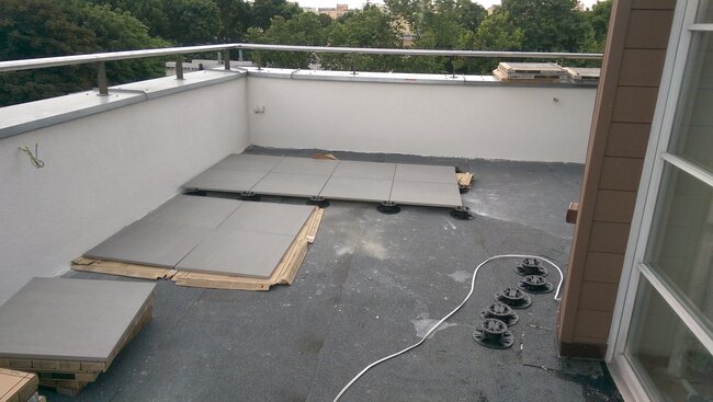 Terrace renovation using a raised deck terrace