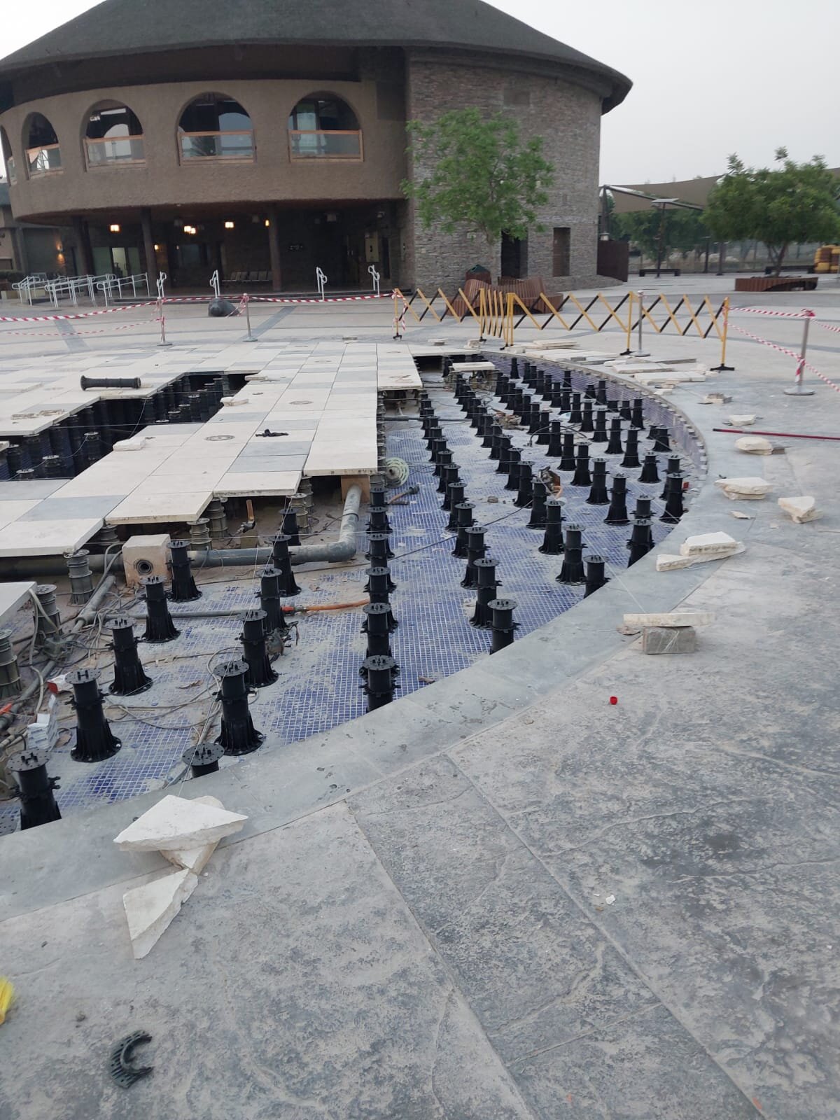 Pedestals under the fountain surface in Dubai Safari Park 2