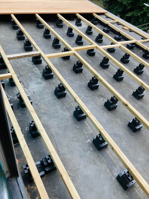 Spacing of terrace pedestals under wooden joists on the terrace