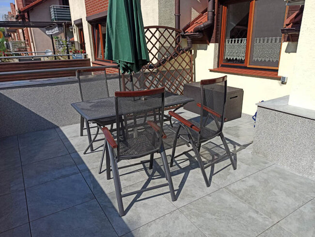 Home terrace in a raised deck system