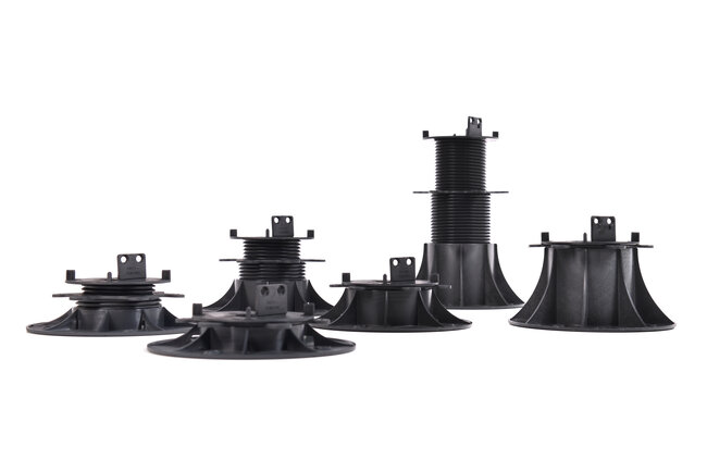 Set of adjustable terrace pedestals for joists of various heights