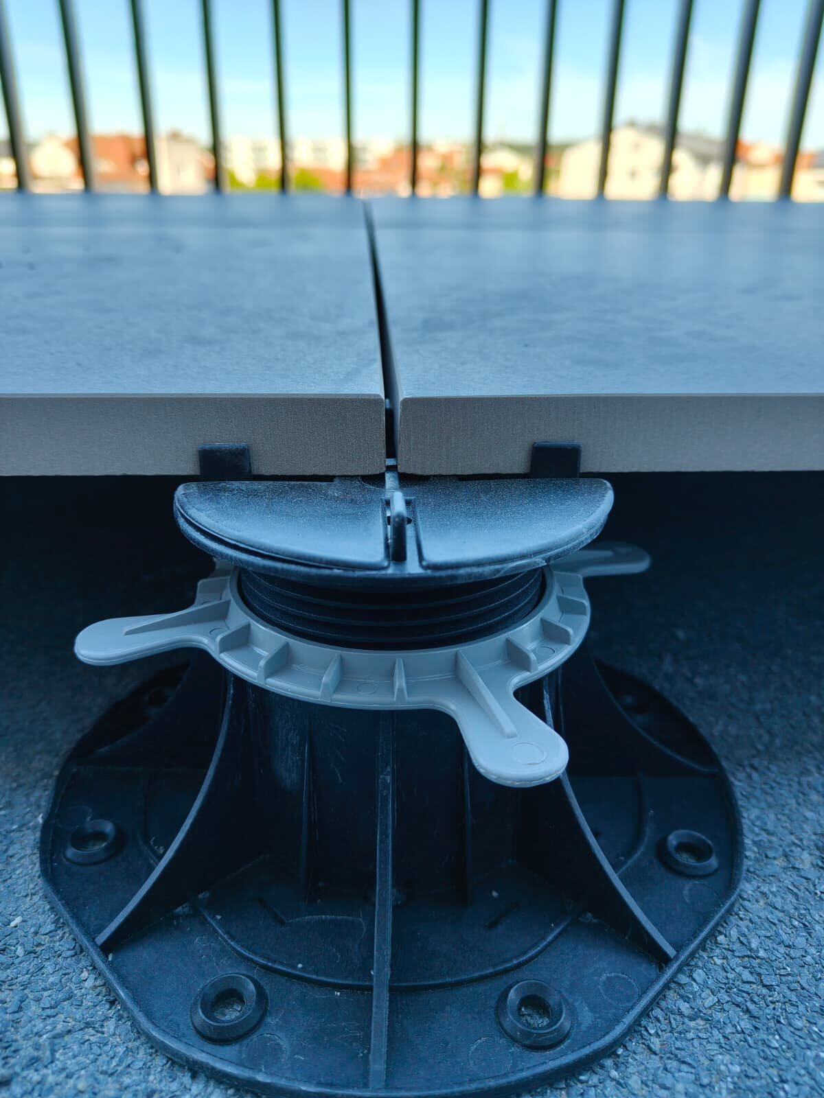 Adjustable pedestal for terrace pavers close-up