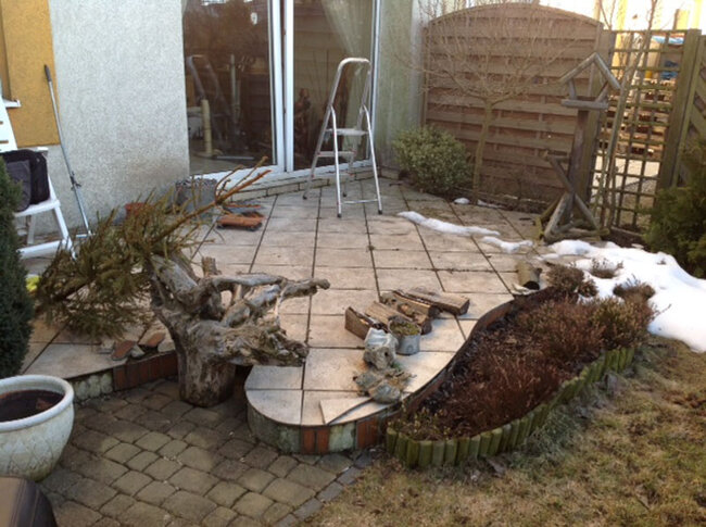 Old and worn-out terrace before renovation
