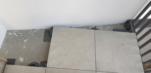 picture of a custom paver cutting solution for a floating terrace on the edges od the terrace 2