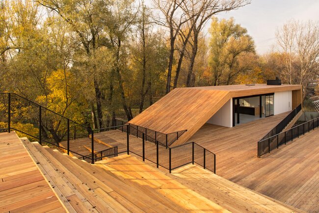 Photo of a raised deck terrace with concrete pavers.
