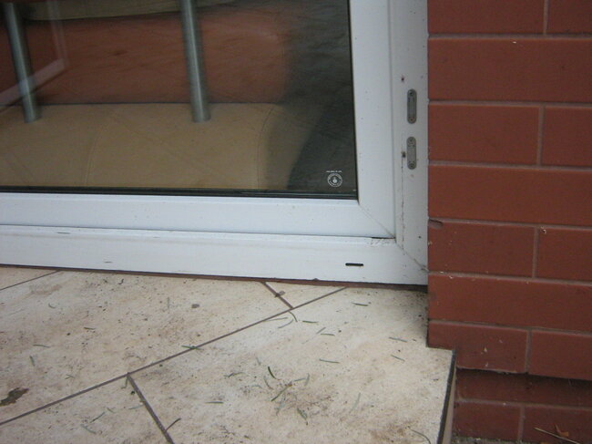 Leak on a traditional glued terrace
